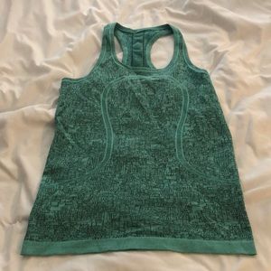 Lululemon tank